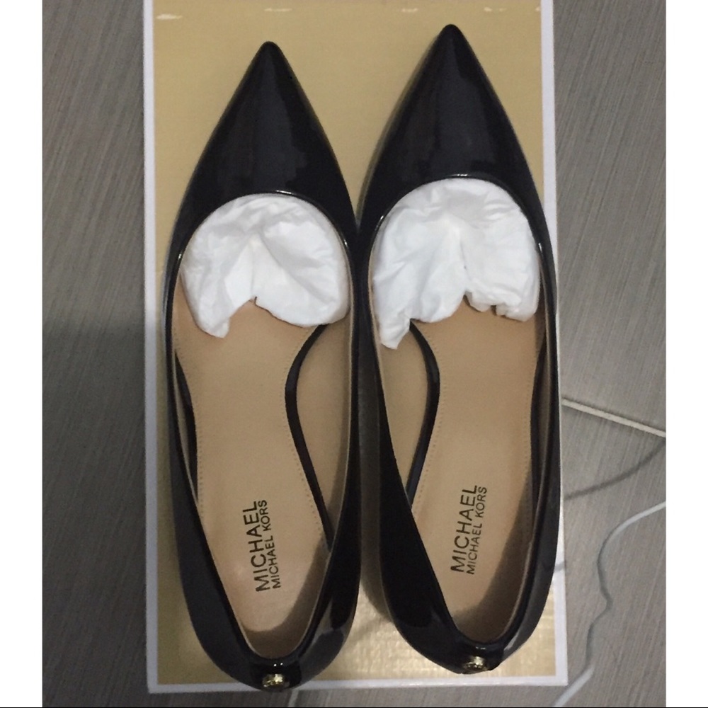 Michael Kors Flex Kitten Pumps Black Patent